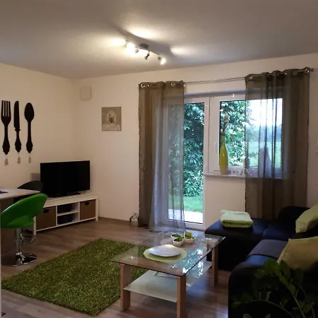 Апартаменты Weinlodge Am Geissberg Eberstadt